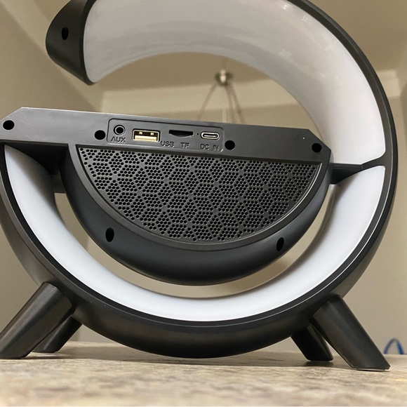 Projector - Picture 3 of 4